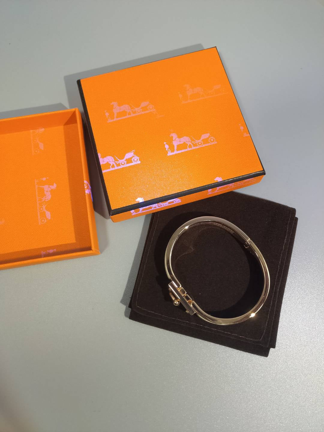 Mystic H ORANGES ARMBAND