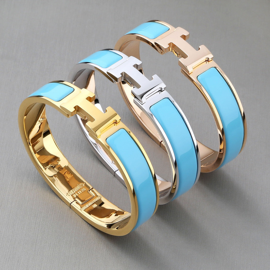 Mystic H CLOUD BLUE ARMBAND