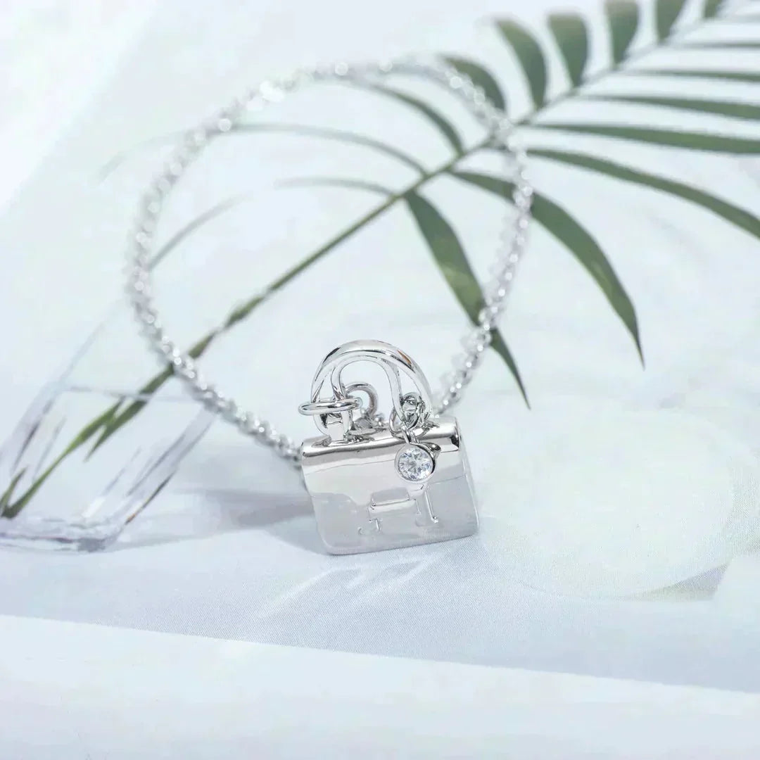 Mystische AMULETT-ANHÄNGER-Halskette aus Silber