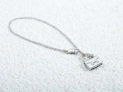 Mystische AMULETT-ANHÄNGER-Halskette aus Silber