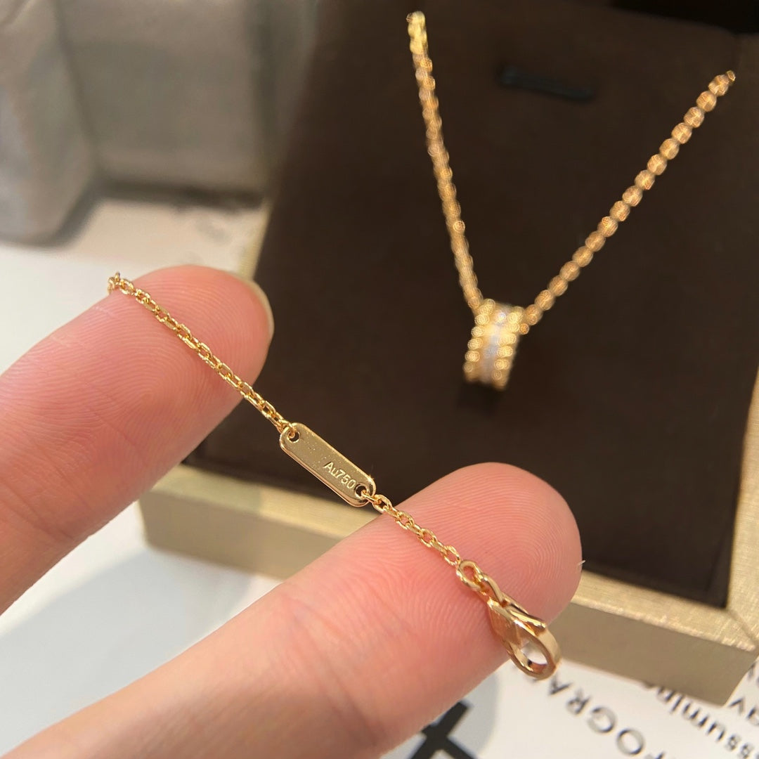 ミスティックペルリーダイヤモンドネックレス
