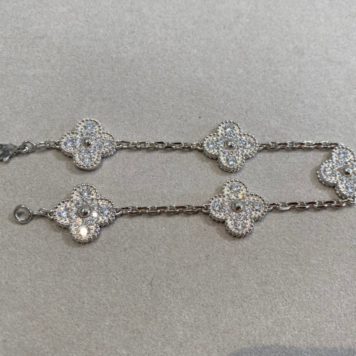 [Mysitc ] New  CLOVER 5 MOTIF FULL DIAMOND BRACELET COLLECTION