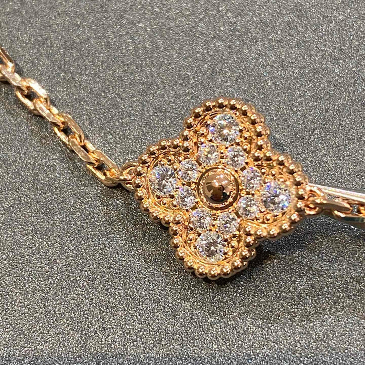[Mysitc ] New  CLOVER 5 MOTIF FULL DIAMOND BRACELET COLLECTION