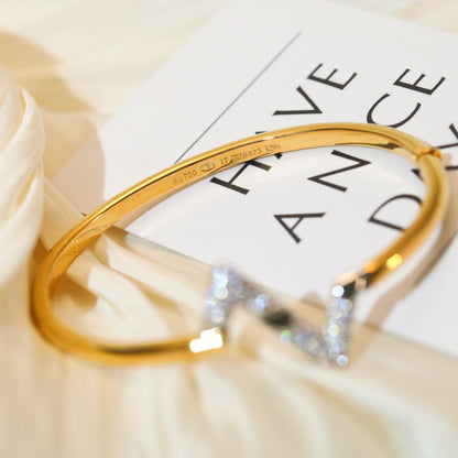 Mysitc VOLTE UPSITE DOWN GOLD DIAMOND BRACELET