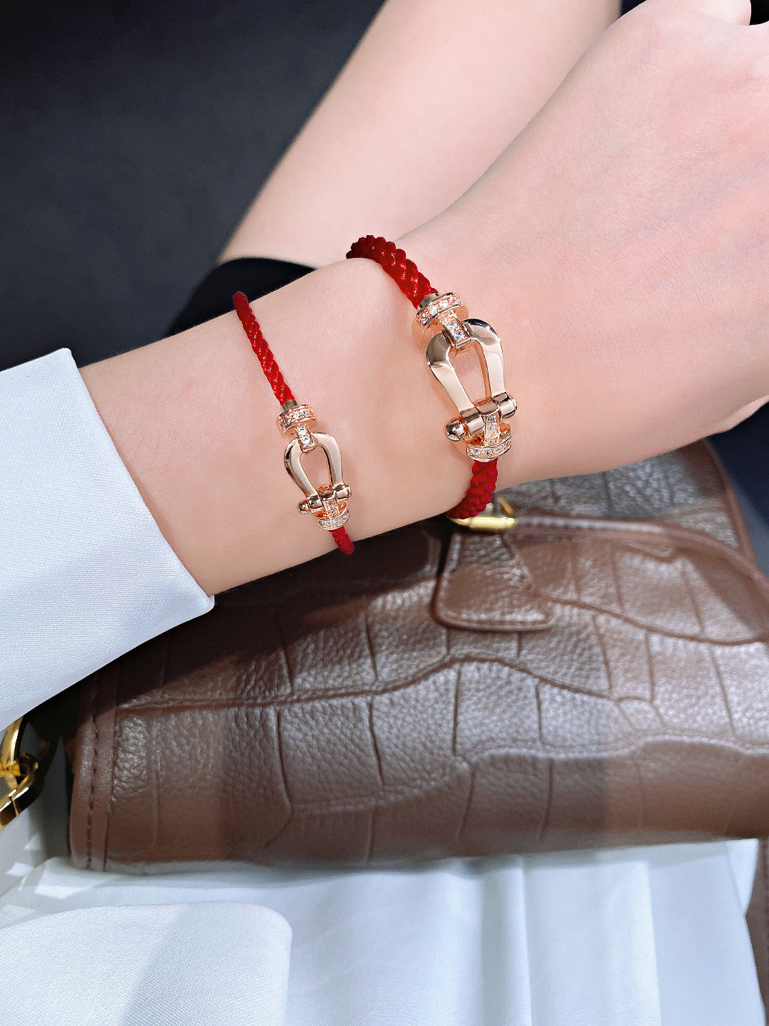 Mytische FORCE 10 HALBER DIAMANT ROSÉGOLD ROTES KORDELBAND GROSSES UND MITTLERES MODELL