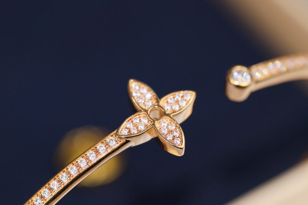 MYSTIC IDYLLE ROSÉGOLD ARMREIF MIT DIAMANTEN-PAVÉE
