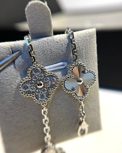 [Mysitc ]New  CLOVER 5 MOTIF LASER BRACELET COLLECTION