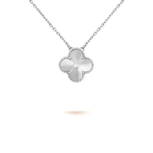 Mysitc CLOVER 15MM ダイヤモンドレーザーネックレス シルバー