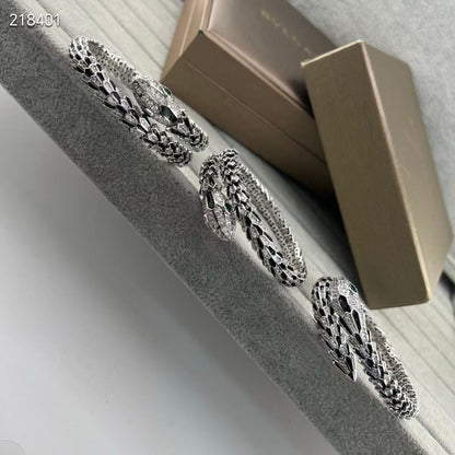 [Mysitc ] EW OBSIDIAN & DIAMOND SERPENT BRACELET