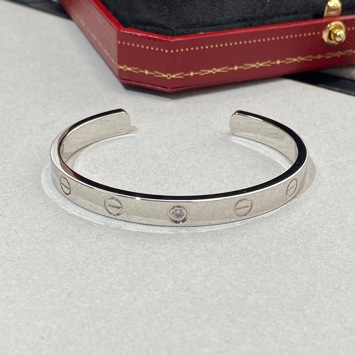 Mysitc LOVE BRACELET 6.1MM 1 DIAMOND OPEN CUFF