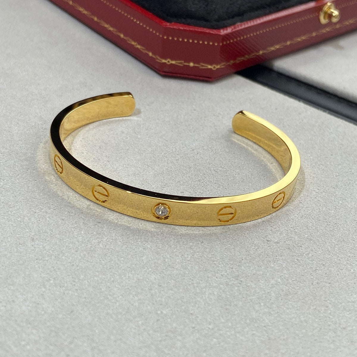 Mysitc LOVE BRACELET 6.1MM 1 DIAMOND OPEN CUFF
