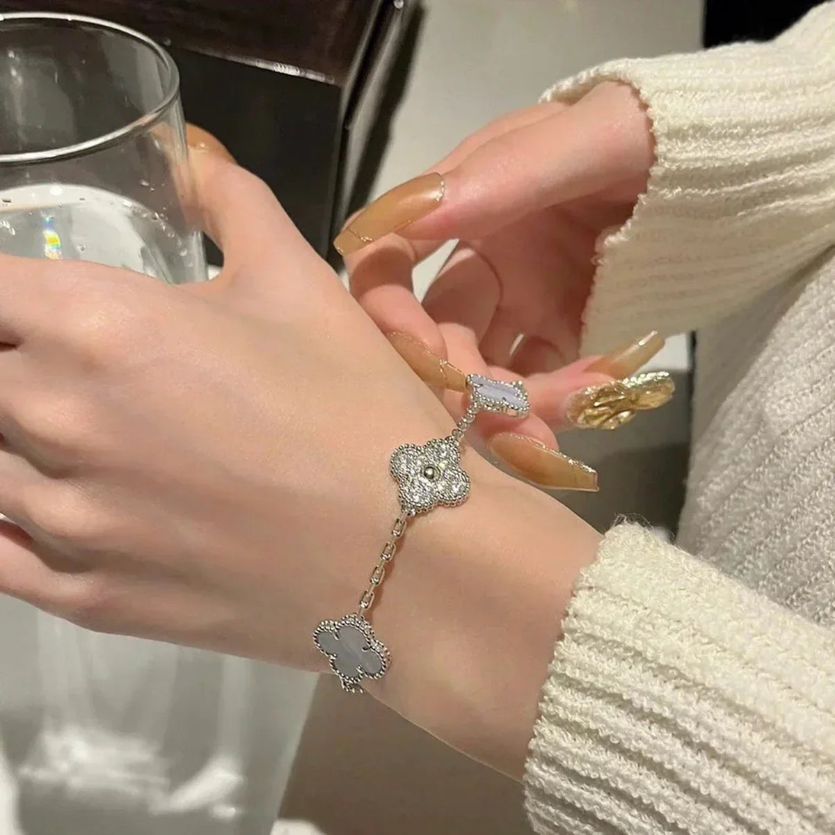 [Mysitc ]New  CLOVER 5 MOTIF PURPLE CHALCEDONY BRACELET COLLECTION